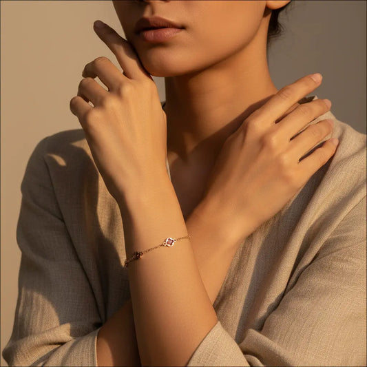 The Lucky Alchemist - Dainty Four-Leaf Clover Agate & Onyx Bracelet for Protection & Abundance